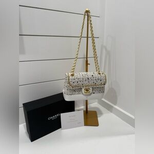 CHANEL GWP/VIP White  Tweed & Leather Chain-Handle Shoulder Bag w/Gold Hardware